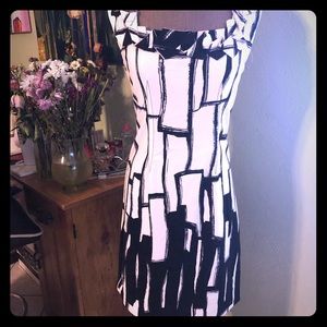 Max and Cleo dress w/ brush like strokes